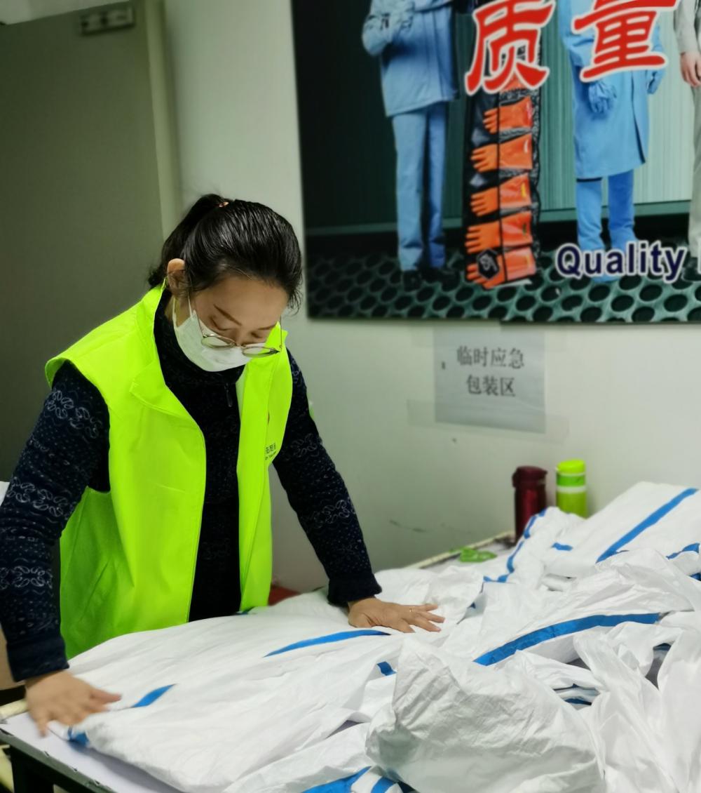 綠馬甲“浦東青年志愿者”，的一次晚班志愿服務(wù)