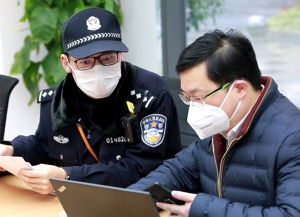 滬警方主動(dòng)對(duì)接我司，保障誠格一次性防護(hù)服安全生產(chǎn)