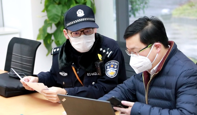 滬警方主動(dòng)對(duì)接我司，保障誠格一次性防護(hù)服安全生產(chǎn)